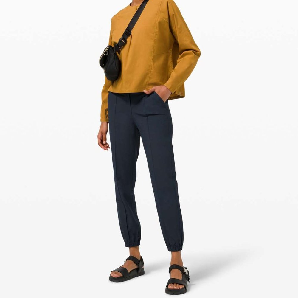 Navy Blue Lululemon Warpstream Jogger 7/8 length